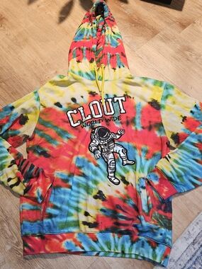 focus Quality wear Clout Worldwide tiedye hoodie with astronaut graphic size 2XL